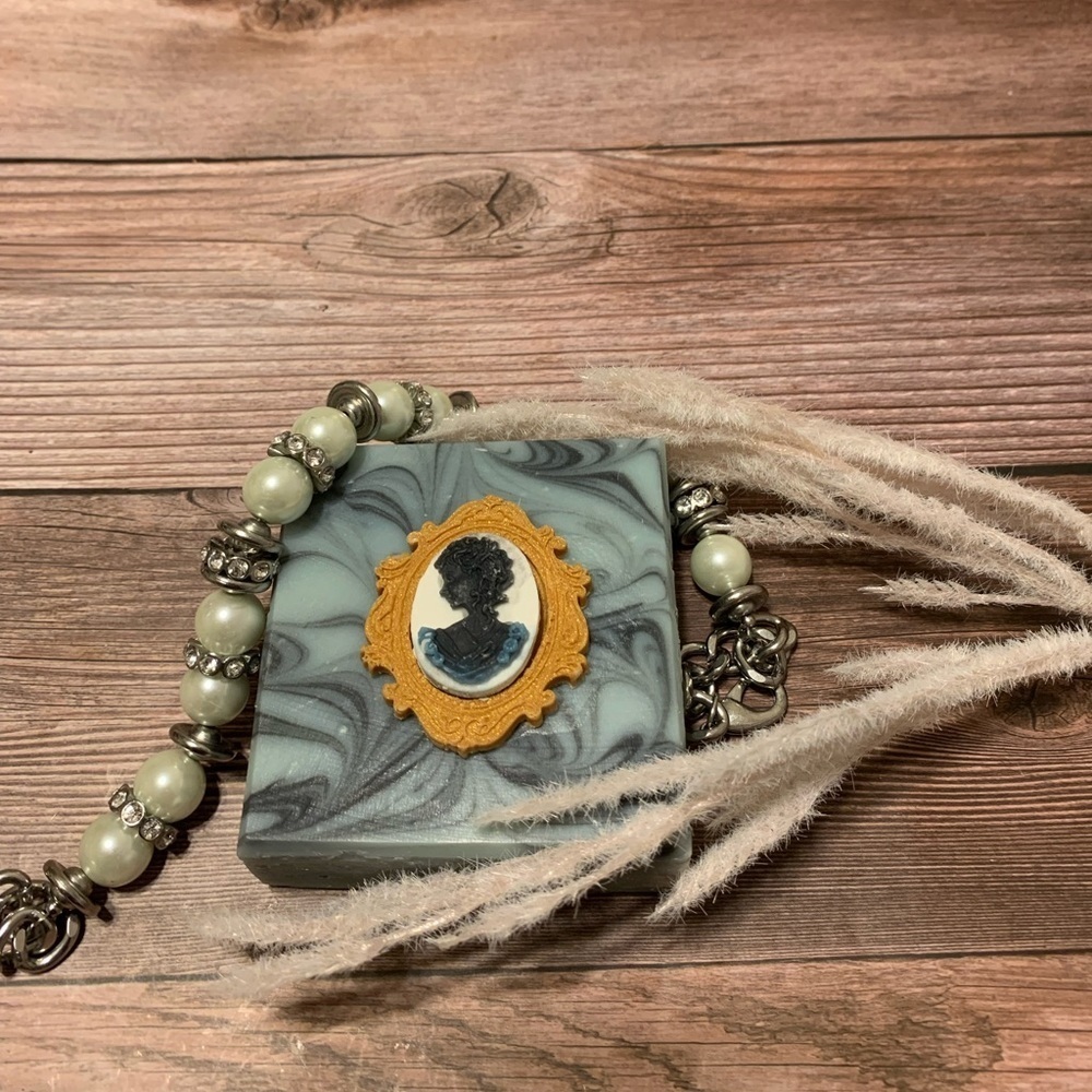 Hand Crafted Vintage-Inspired Soap with Soap Cameo Brooch for Mothers Day - Picture 7 of 7